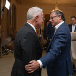 Así va el encuentro de Gustavo Petro y Álvaro Uribe