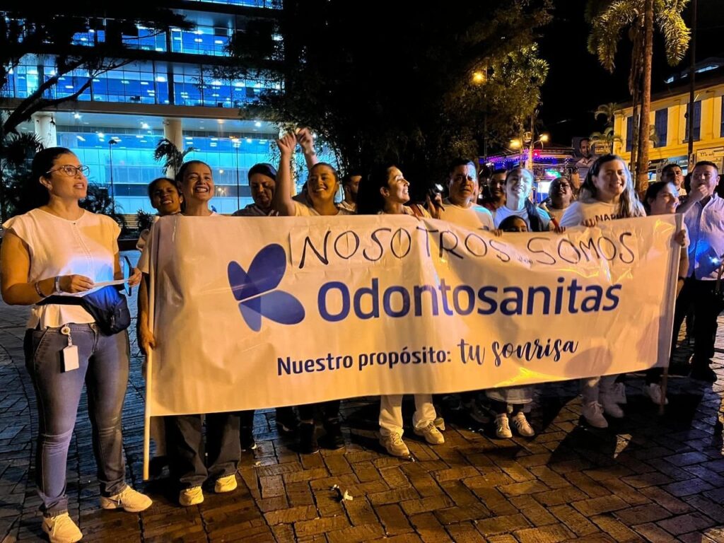 Empleados de EPS Sanitas marchan en varias ciudades del país en respuesta a advertencias del Ministerio de Salud